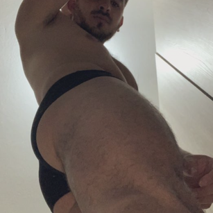 Model - iahnluq lgbt