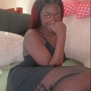 Model - Sofia Monet teen