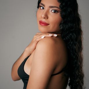 Model - LeslieGenesis love