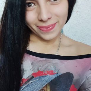 Model - Emily Canon Blonde