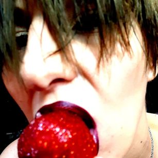 Model - The Erotic Priestess cei