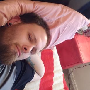 Model - RichardampCassandra eating