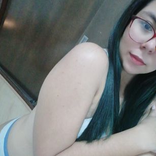 Model - Elaine petite