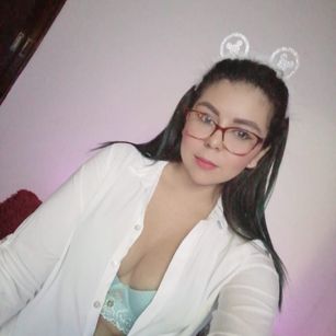 Model - Elaine petite