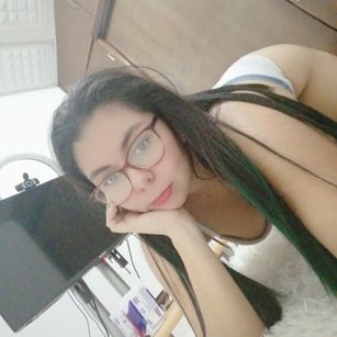 Model - Elaine girlfriend