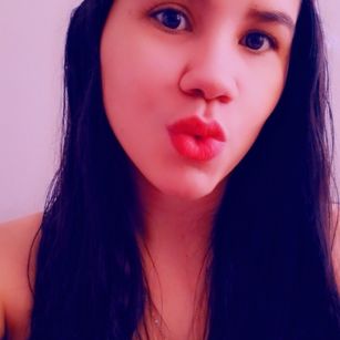 Model - Fernanda curious