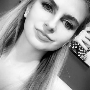 Model - Nika_Lovely fingering