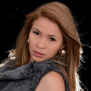 Model - NathalyR41 hair