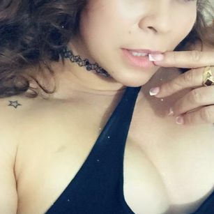 Model - NathalyR41 wet