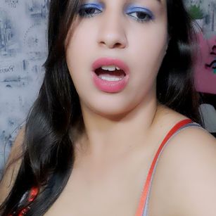 Model - AshleyFuckable heels