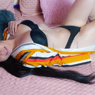 Model - CandyWinter feets