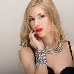 Model - ShaniGold sensual