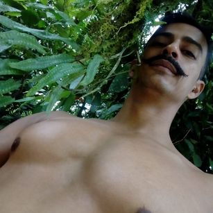 Model - cinnamon_medellin monstercock