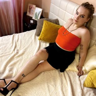 Model - Sasha Blonde