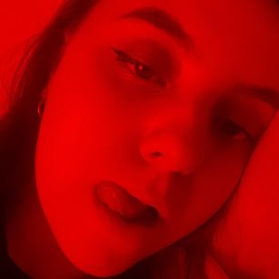 Model - Charlotta Apple dildo