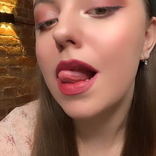 Model - Charlotta Apple teen