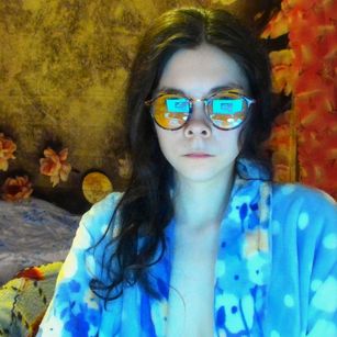 Model - Silvercaramel dirtytalk