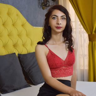 Model - Bella Vidalgo ass