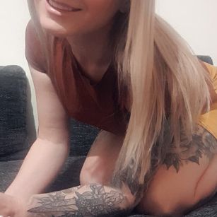 Model - milaniya svorovski blondi