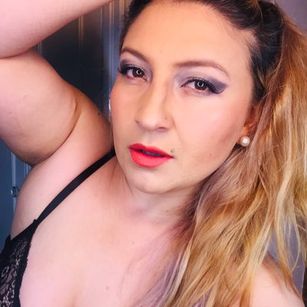 Model - Lady Lexie Sex spit