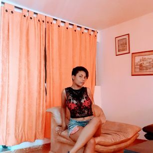 Model - CHOCOLATINA masturbation