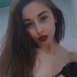 Model - MiaBlossyn sexy