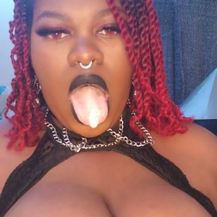 Model - Goddess Yanii BBW