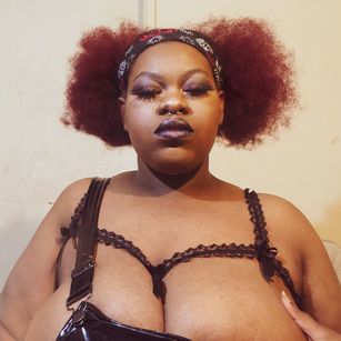 Model - Goddess Yanii joi