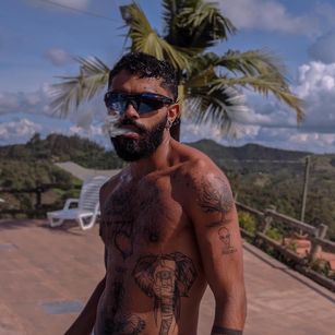 Model - Matty Jones cum