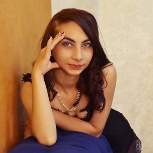 Model - Bella Vidalgo boobs