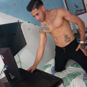 Model - Diego Bustamante anal