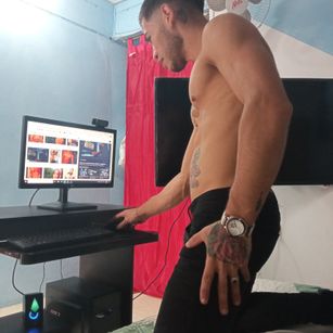 Model - Diego Bustamante milf