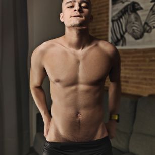 Model - AllenFox_Official bottom