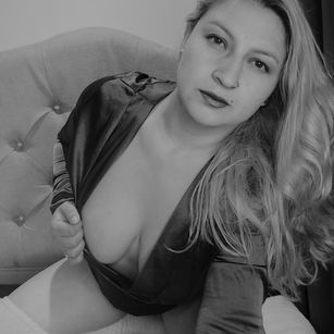 Model - Lady Lexie Sex latina