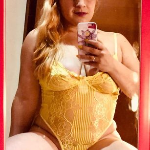 Model - Lady Lexie Sex spit