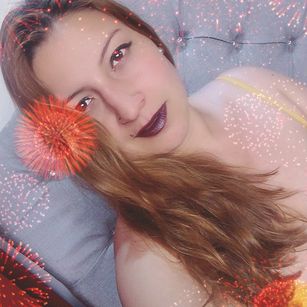 Model - Lady Lexie Sex spit