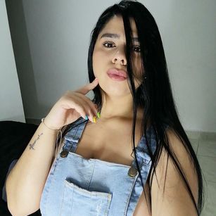 Model - Laura Love stockings