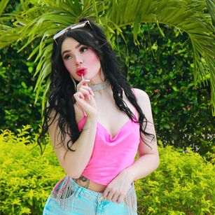 Model - EmilyPrada dildo