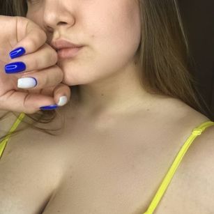 Model - Pamela Lay feet