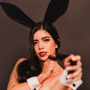 Model - Nina Montgomery joi