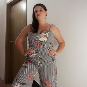 Model - Mandy Velvet fingering