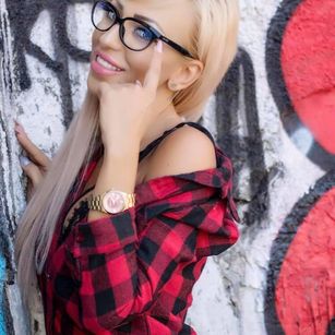 Model - Diana Smith milf