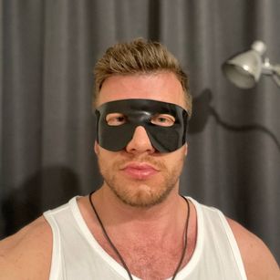 Model - Dick Master bigcock