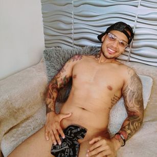 Model - SetDealer masturbation