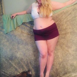 Model - EmmaLee milf