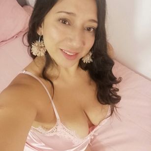 Model - emma amor toys