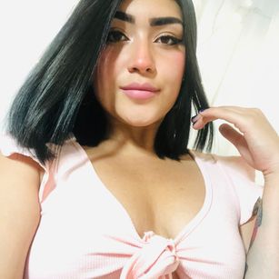 Model - Lil Julieta cum