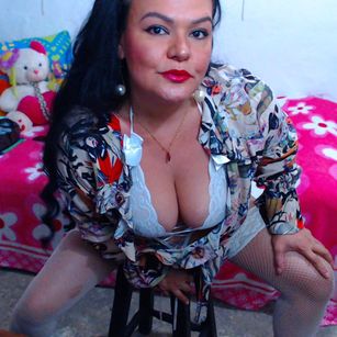 Model - roxanna granculo