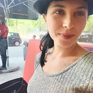 Model - Ariel Violet sweet