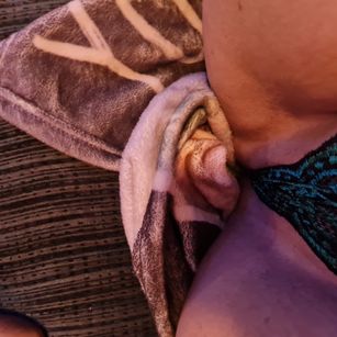 Model - Lisa Smith couple